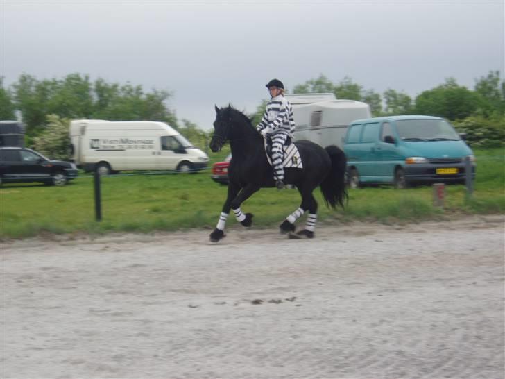 Frieser Andries V. P. - LC2 udklædning .. (2006, forår) vandt bedste udklædning :p billede 6