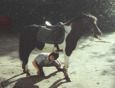 Anden særlig race Whisky(Døde d. 28 okt 05) - Whisky og min store søster da hun lige havde fået hende (11 år siden) billede 2