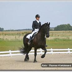 Frieser Umo af banegaarden R.I.P *1998-2011*