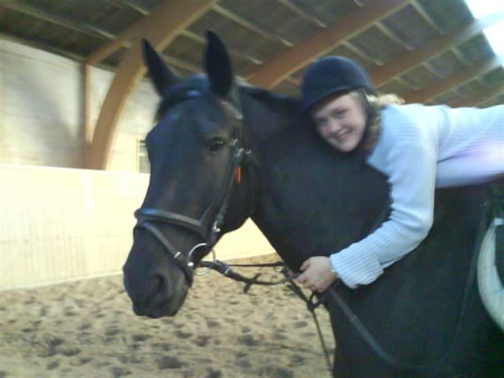 Oldenborg HHE's Turbo - † R.I.P † - Mig og min egen , undskylder kvaliteten os på de andre billeder :s [Foto: Sara] billede 3