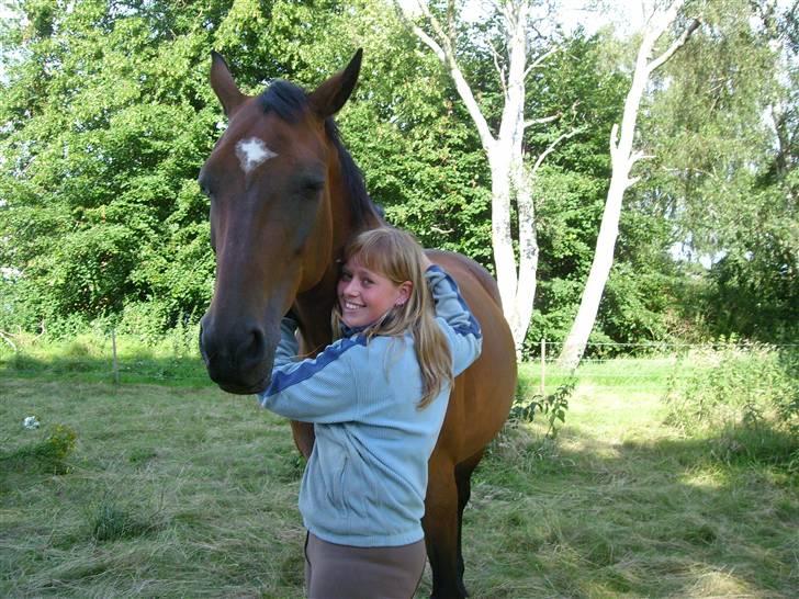 Dansk Varmblod Mermaids La Fleur R.I.P - Man kan da slet ikke se hvor meget vi elsker hinanden.. :-P billede 2