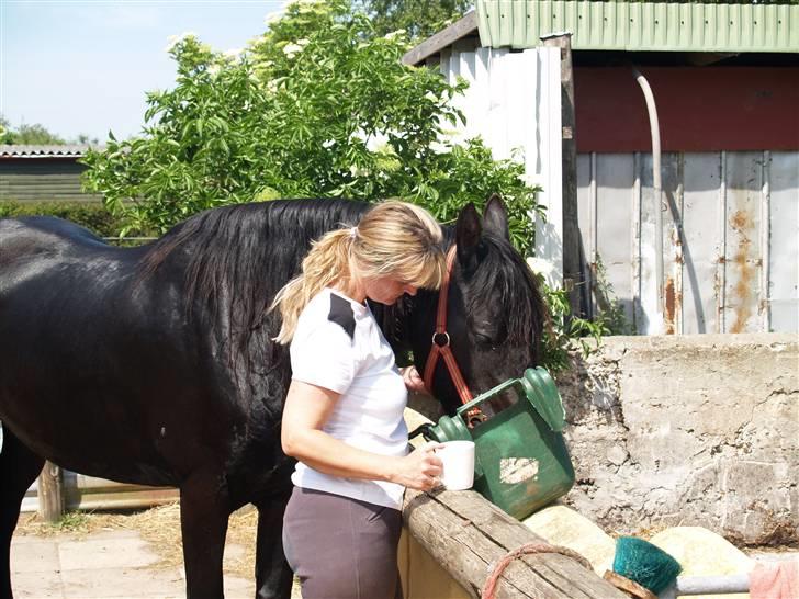 Frieser Femke Neantske - men men ok hvis bare min mor kommer med lidt godt, så stiller jeg gerne op igen,  billede 13