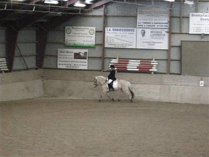 {{currentPhoto.altText}} billede {{currentPhoto.number}}