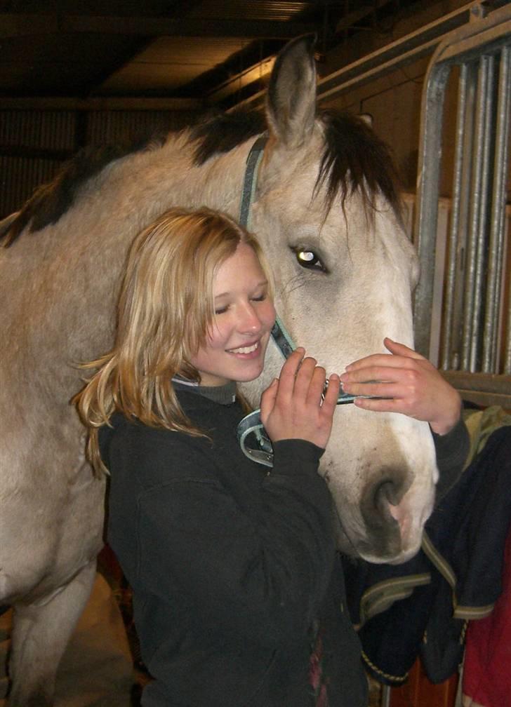 Frederiksborg Kirkebakkens Royal Gold - Vi står lige og nyder livet lidt :) billede 5