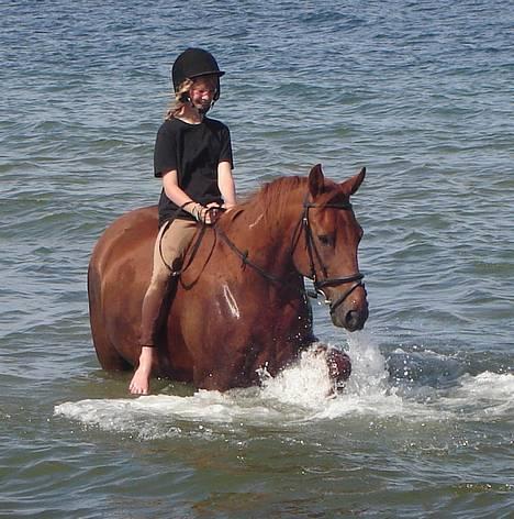Traver Barske Bangsbo - Det er sjovt at bade!!!! og især at plaske billede 20