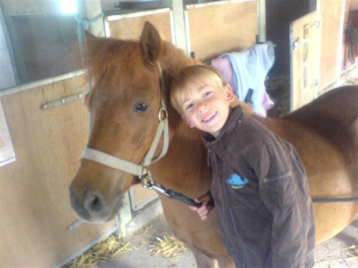 {{currentPhoto.altText}} billede {{currentPhoto.number}}