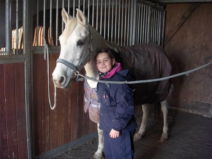 Connemara Dizett - Solgt! - Dizett med hendes nye ejer Maria :D billede 16