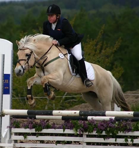 Fjordhest Lisette - lisette og jeg på birken 2006 billede 10