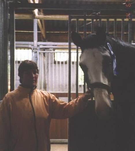 Dansk Varmblod Juncher (R.I.P.) - Her er han sammen med min mor efter et stævne i bramming.. billede 9