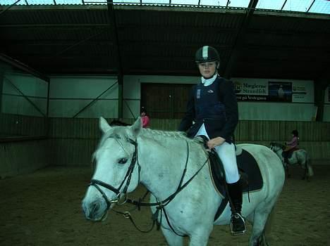 Connemara Elmely's Top Gun - Ihh hvor er vi våde. Meen vi blev da nummer 2.. Hehe. Jeg ligner. Ej det taler vi ikke om. billede 13