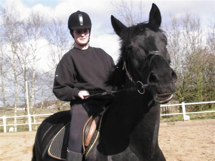 Anden særlig race Blackie - Haha`! hun er da en grinebidder..!  billede 8