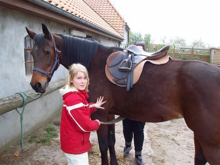 Traver **-<3Elli Star<3-** - i kor: "HVAD ER DET???" :-P billede 12