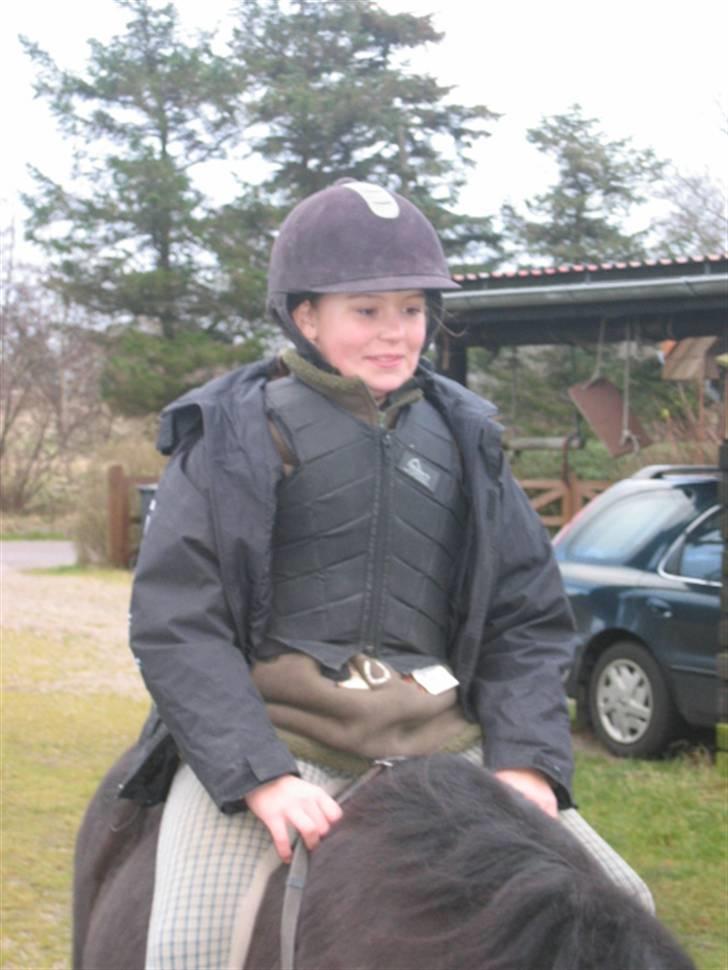 Anden særlig race Buster  - tror vist nok mussen er sulten kan man bare ikke se på dens mave;D billede 4