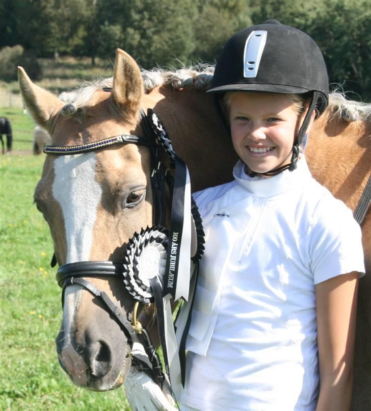 Welsh Cob (sec D) Åvangs Bounty A-pony - Bounty og jeg ved stævne i Silkeborg :D billede 13