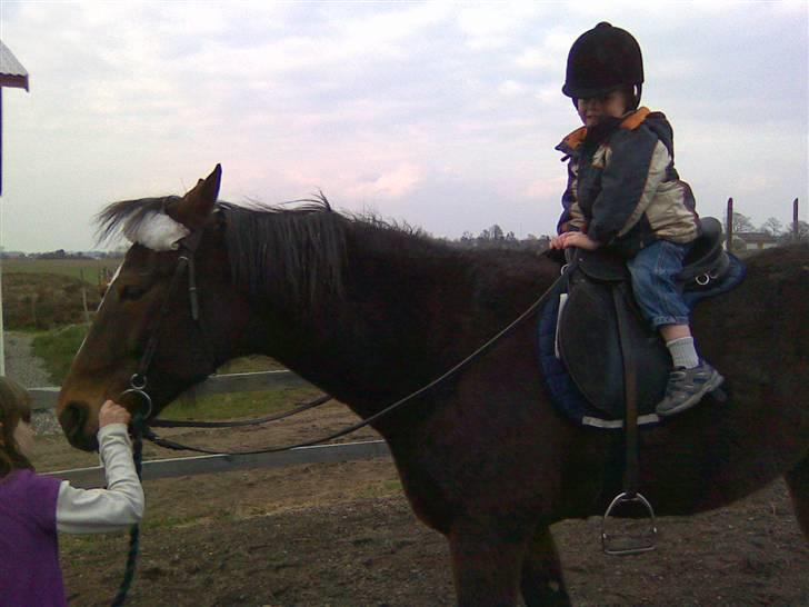 Traver Emcey - Mathias 3 år skal da også have en tur.  billede 6