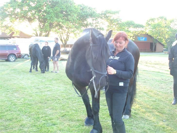 Frieser Dora K - min smukke Dora og mig selv... efter træning i roskilde.. maj 2008 billede 14