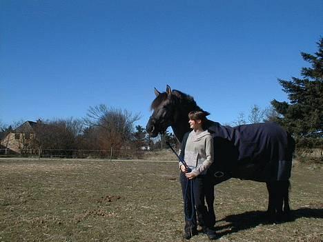 Anden særlig race Hannibal Aflivet 13/6 06 - Her er mig og Hannibal i dag....:-) Den 10/04-04 billede 3