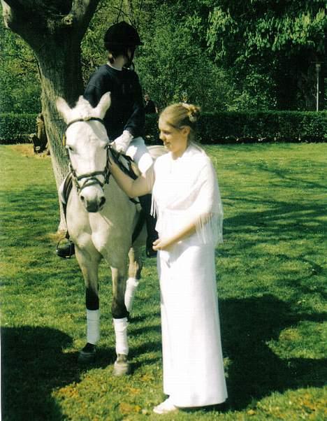 Anden særlig race Dunja - Dunja og mig på min konfirmations dag billede 15