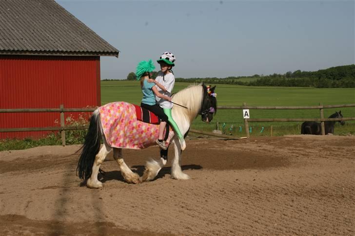 Tinker coke :D - vi viste opvisning<3 hihi  billede 3