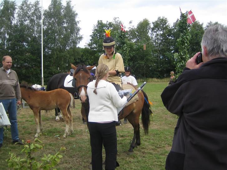 Anden særlig race Pinocchio SOLGT - 2.præmieoverrækkelse. Vandt for bedst udklædte. Man kan desværre ikke se at Pinocchio var malet.. billede 12