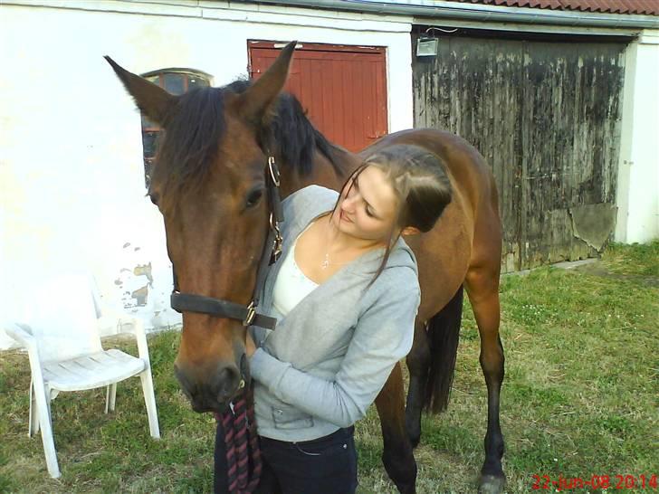 Traver Unna *Aflivet* :'( - En af de aller sidste gange, hvor jeg står sammen med Unna. Savner dig. billede 16