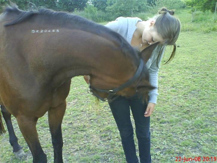 Traver Unna *Aflivet* :'( - Uuh, hvad er det, du har dér? Årh, søde Unnapigen :´) billede 17