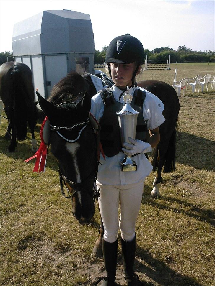 Anden særlig race lady - Klubmestre i spring 2008:) ! Det skal lige siges at det var første spring stævne og vandt alle klasser! billede 2