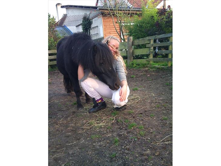 {{currentPhoto.altText}} billede {{currentPhoto.number}}