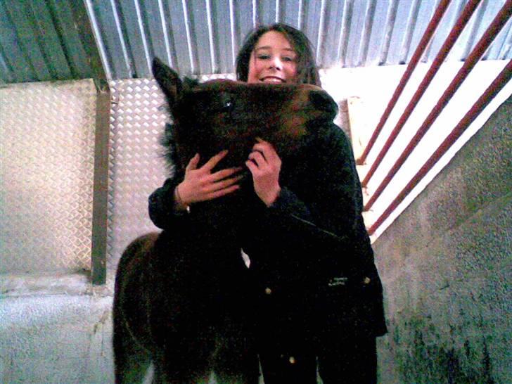 Traver Raket Jenle - Hun er et nusse hoved.. her er hun også få dage gammel, 3 dage tror jeg. billede 10