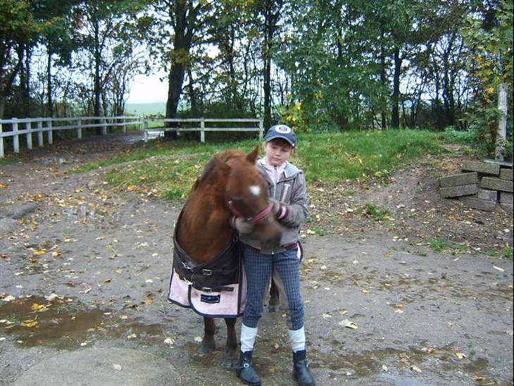 {{currentPhoto.altText}} billede {{currentPhoto.number}}