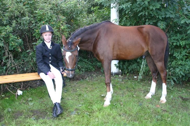 Appaloosa Bandana Joe *Byttet;/* - 17)Venter på at vi skal i ringen til store hestedag;D Foto: Min far. billede 17