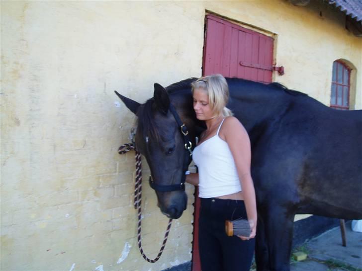 Anden særlig race Fleur  - Et par dage efter vi fik hende hjem billede 4