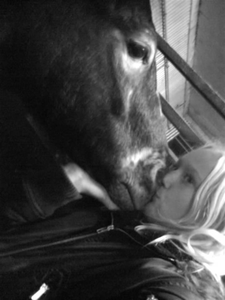 Anden særlig race tarzan  - Elsker dine kys min :i <3  billede 13