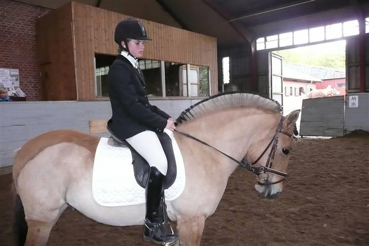 Anden særlig race flopper - stævne :) vi ser lidt sure ud men var ik lige klar til at få taget billede ;) haha billede 2