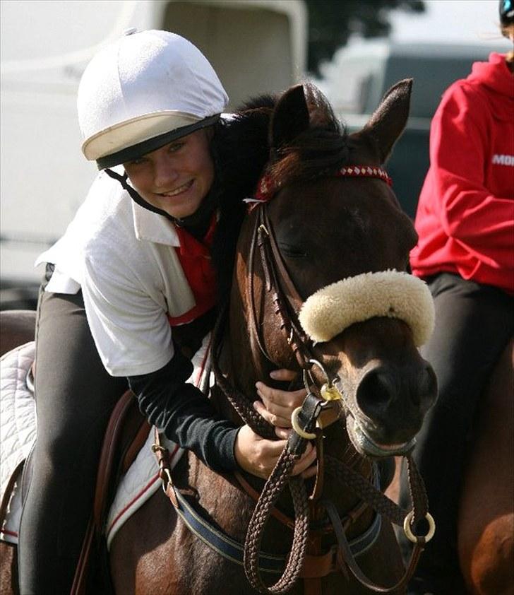 Norsk Sportspony Take A Chance - Ser du mig fælde en tåre, mens alle andre ler... er det fordi jeg frygter - at vi ikke skal være sammen mere♥
 billede 4