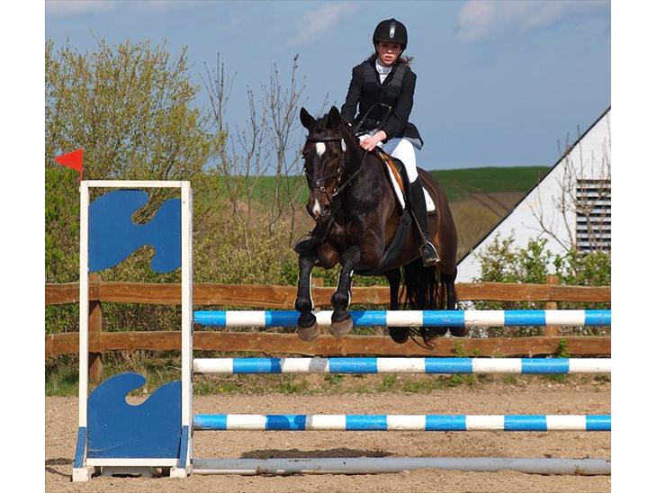 {{currentPhoto.altText}} billede {{currentPhoto.number}}