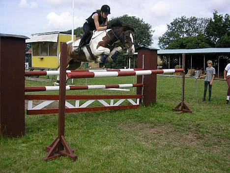 Tinker Frederik (Solgt) - Det er på ridelejren i 2005.. Det er 125.. billede 4