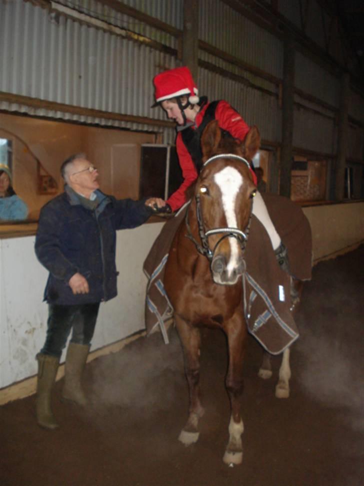 Anden særlig race  C'est la bon R.I.P - Julestævne<3 Bent overækker præmien som jeg vandt i højdespring;;D billede 18