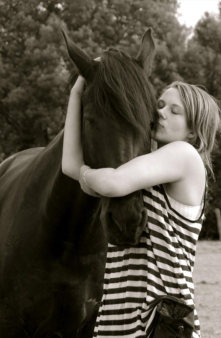 Anden særlig race Shadow - Min aller bedste ven!! Den dag jeg mister dig, bliver den værste dag i mit liv. Jeg vil altid mindes tiderne med dig, med et kæmpe smil <3 Signe Kieler er fotografen ;) billede 1