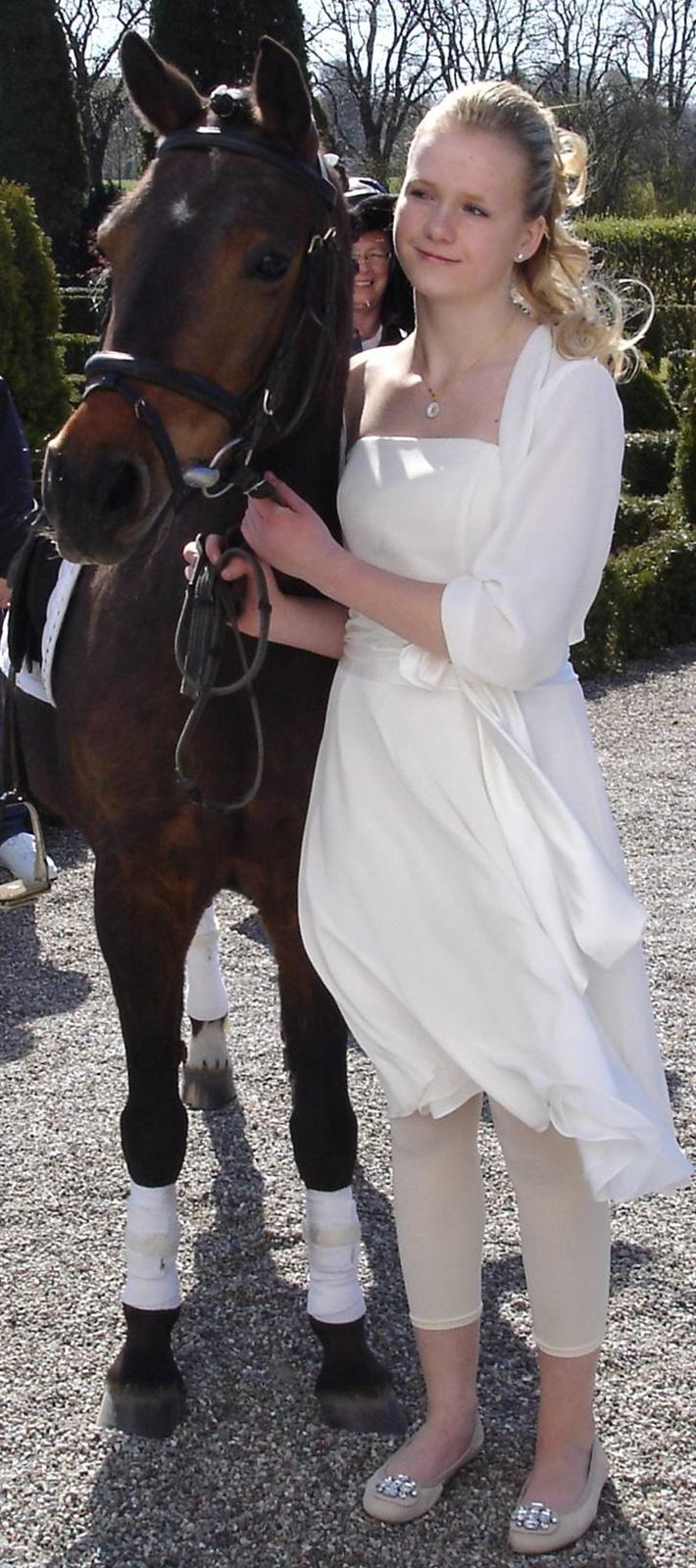 New Forest Lajka :') Elsket og savnet af rigtig mange :'i <3 - Må jeg leve for evigt, men må du leve for evigt og en dag, for jeg ville hade at være der når du forlader denne verden billede 1