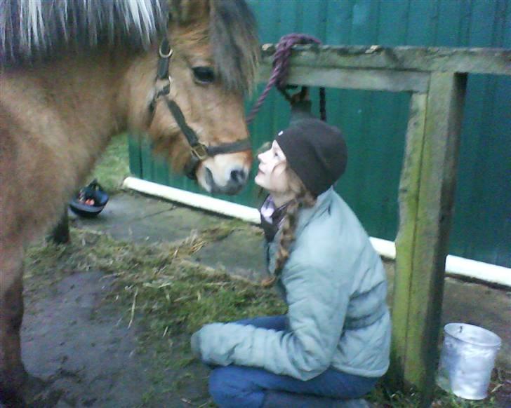 Anden særlig race Luna<3 (GL-part) - mig og Luna, tager lige en kysser;b billede 1
