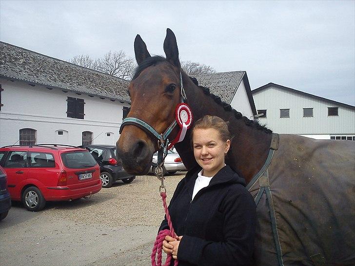 Anden særlig race Nikita   *TUTTE*   >>VBH<< - 4/ Førsteplads til stævnet d. 16 april 2011 (Første afdeling af klubmesterskab 2011), Ladelund rideklub. (Foto: Mor)  billede 4