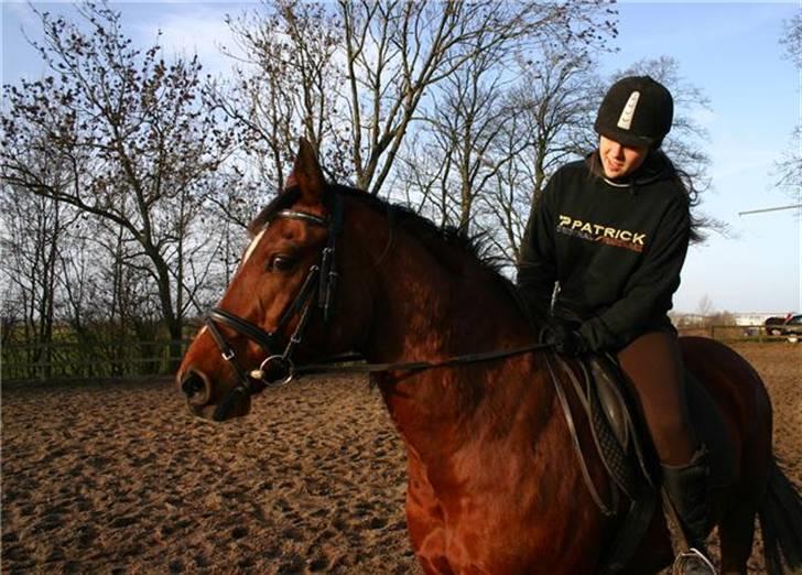 Anden særlig race Chivas *part* - Her kan man se hans flotte farve :) billede 1