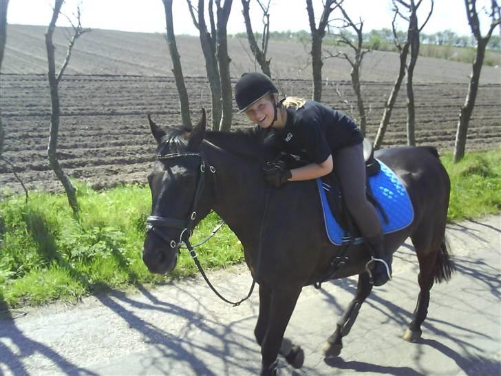 Anden særlig race Phyrus - Phyrus og Amanda, På vej i skoven (;  billede 13