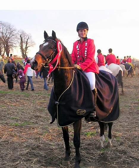 Dansk Varmblod May Ray fra Kirstinehøj - May Og Catharina, vindere af hubertusjagten 2005 på Bornholm. billede 4