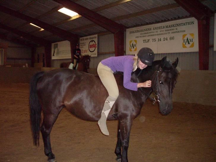 Anden særlig race Luna  - if you want to know what a man's like, take a good look at how he treats his inferiors, not his equals. - Sirius Black <3  billede 2