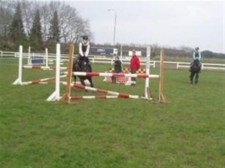 Oldenborg Dumle - falder af :´( billede 3