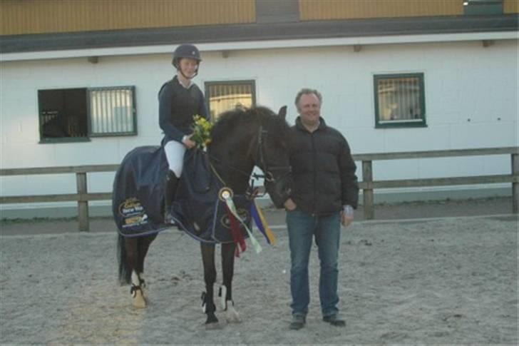 New Forest Kantje's Valentijn(solgt) - Mig, valle og min far efter hold springningen til babltic, hvor vi vandt for hold. og nummer 6 individuel. billede 4