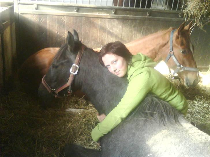 Anden særlig race Stald Magnas Momo Zon - Vi hygge os lige billede 5