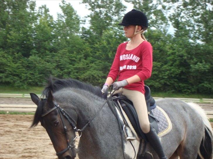 Anden særlig race Kira "SOLGT" ;'(( - 3; Træning der hjemme:-D Elsker dig KiraxD billede 3